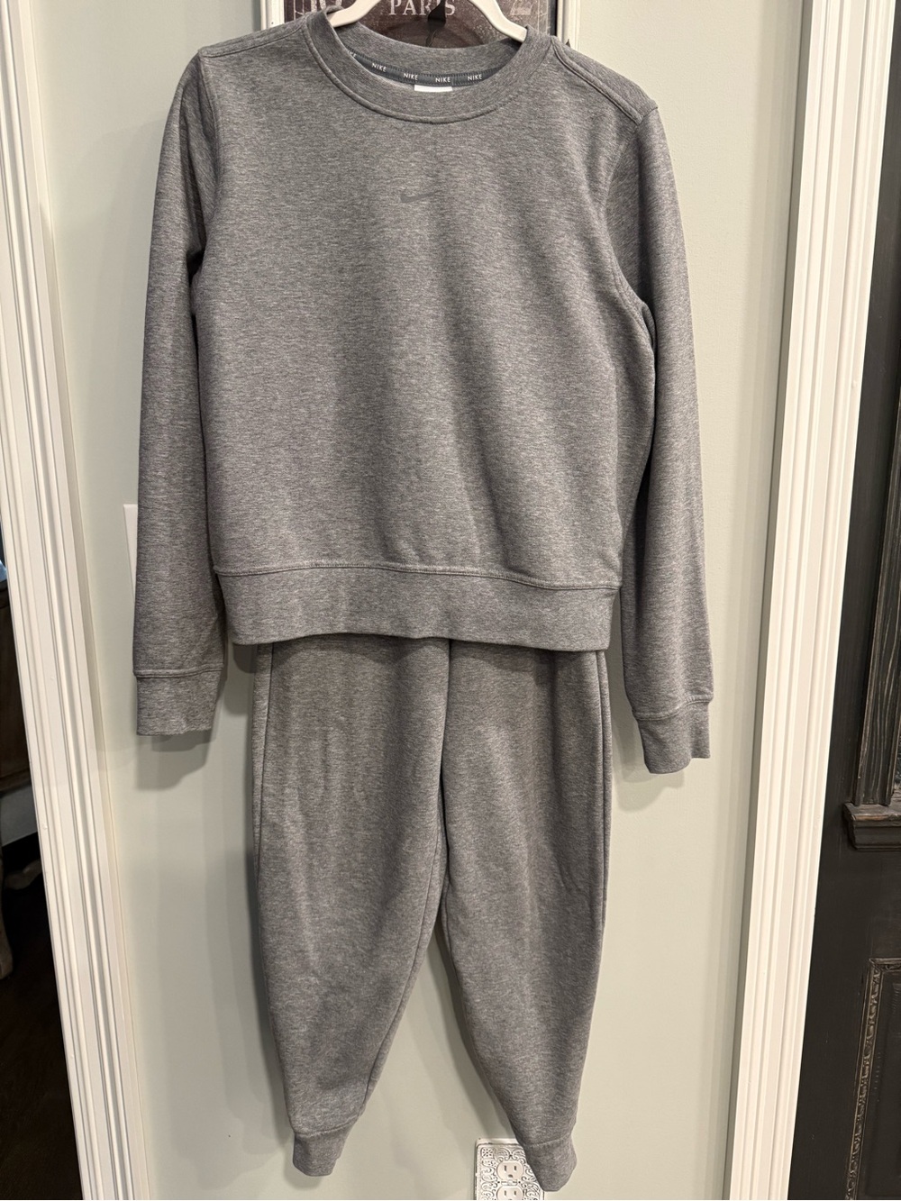 Women’s Nike Gray Sweatshirt and Jogger Set - Top SM. Bottoms XS
